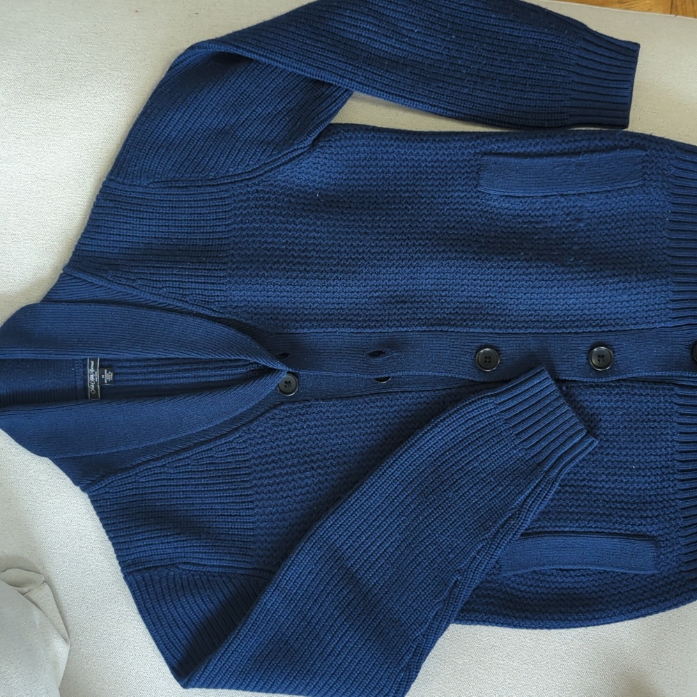 Men's 100% wool button down sweater by Saks fifth avenue!